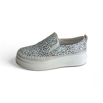 Shenora 13 – Printed Slip-On Sneaker